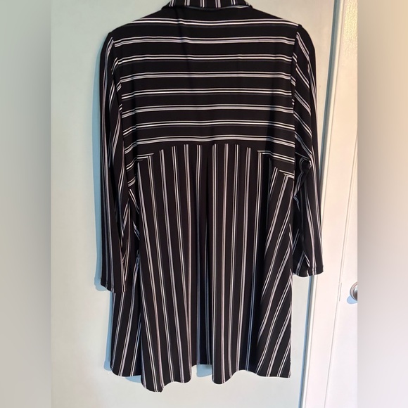 Sympli button down tunic - Picture 3 of 7